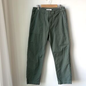 Peter Millar Women's Lightweight Canvas Weekend Pants in Eucalyptus Green Size 4